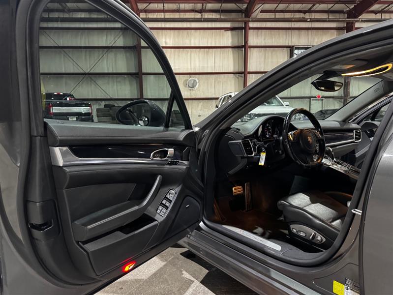 Porsche Panamera 4 2013