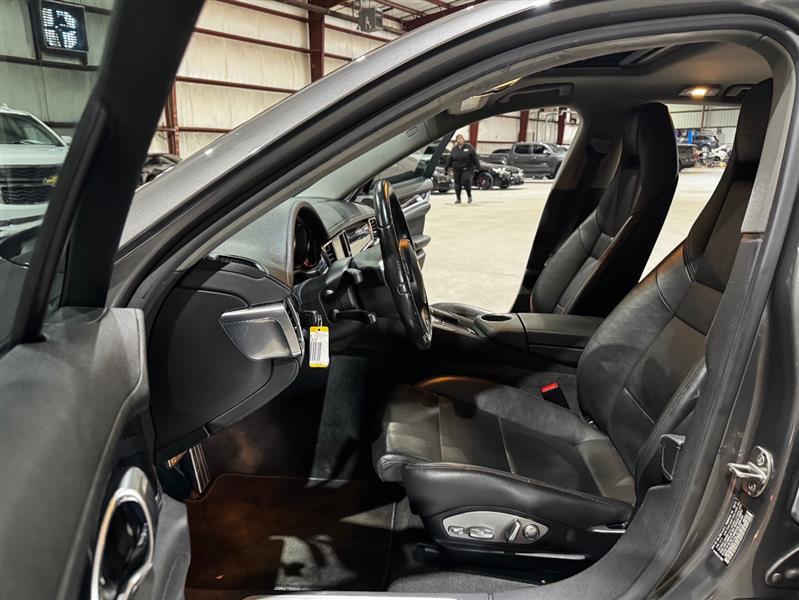 Porsche Panamera 4 2013