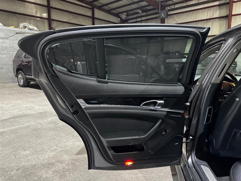 Porsche Panamera 4 2013