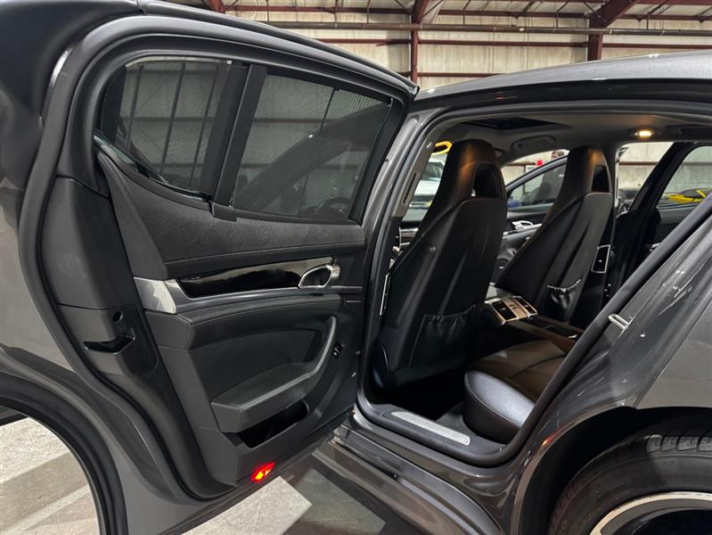 Porsche Panamera 4 2013