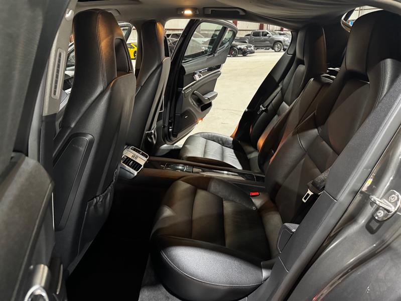 Porsche Panamera 4 2013