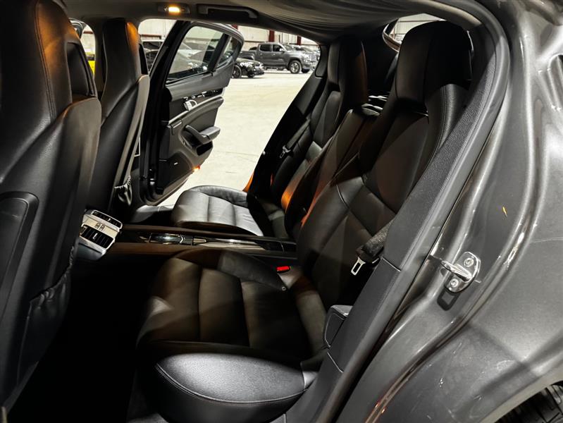 Porsche Panamera 4 2013