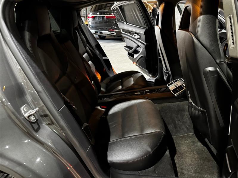 Porsche Panamera 4 2013