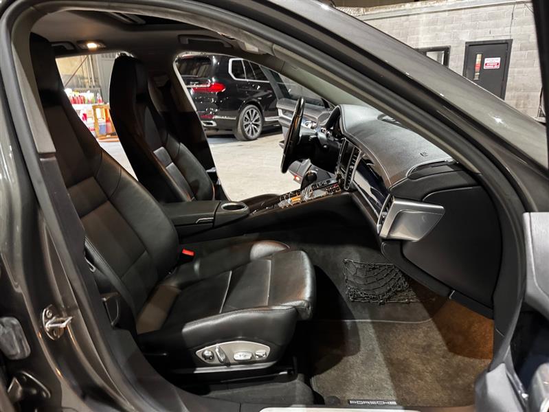 Porsche Panamera 4 2013