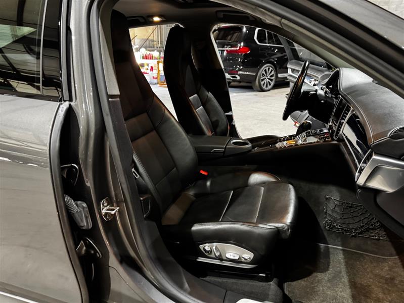 Porsche Panamera 4 2013