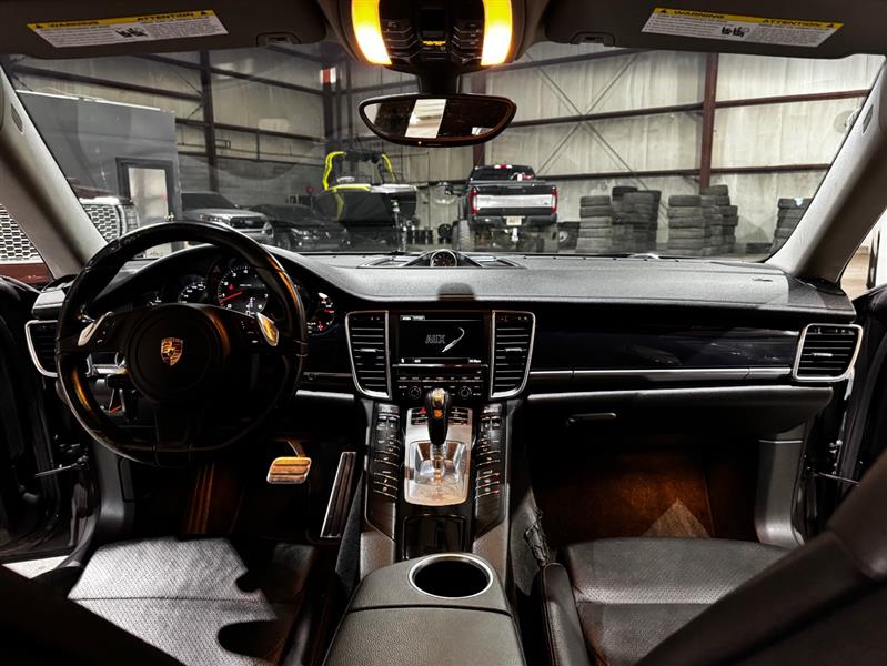 Porsche Panamera 4 2013