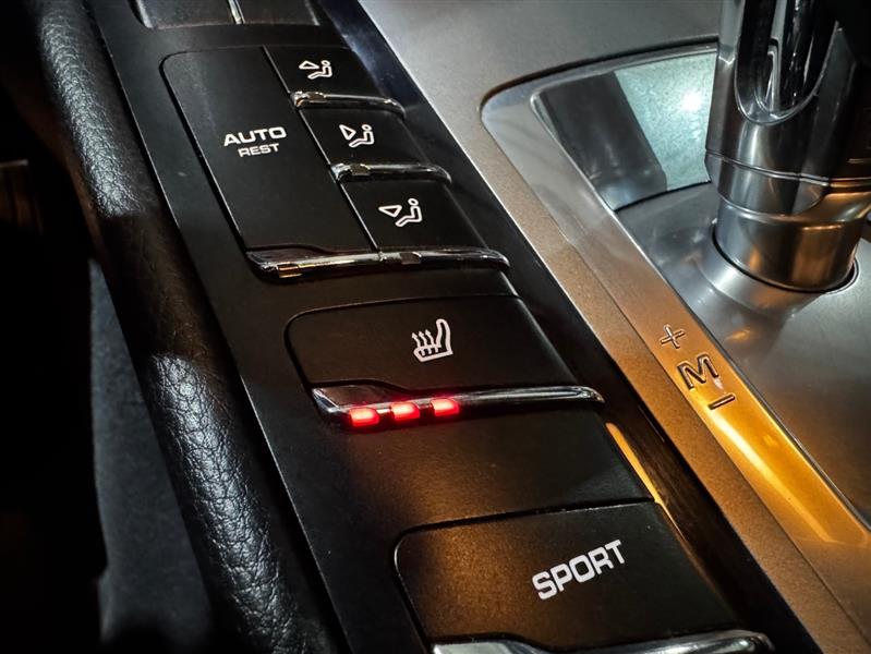 Porsche Panamera 4 2013