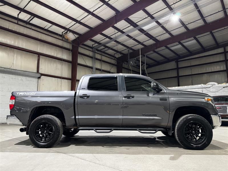 Toyota Tundra SR5 5.7L V8 CrewMax 4WD 2018