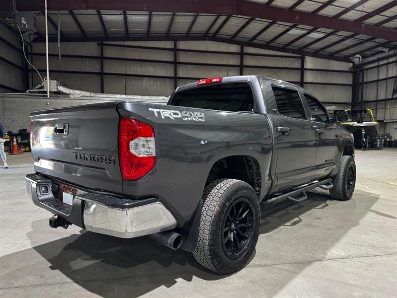Toyota Tundra SR5 5.7L V8 CrewMax 4WD 2018