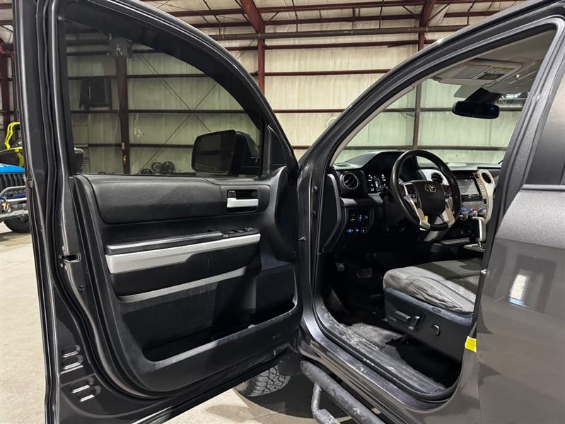 Toyota Tundra SR5 5.7L V8 CrewMax 4WD 2018