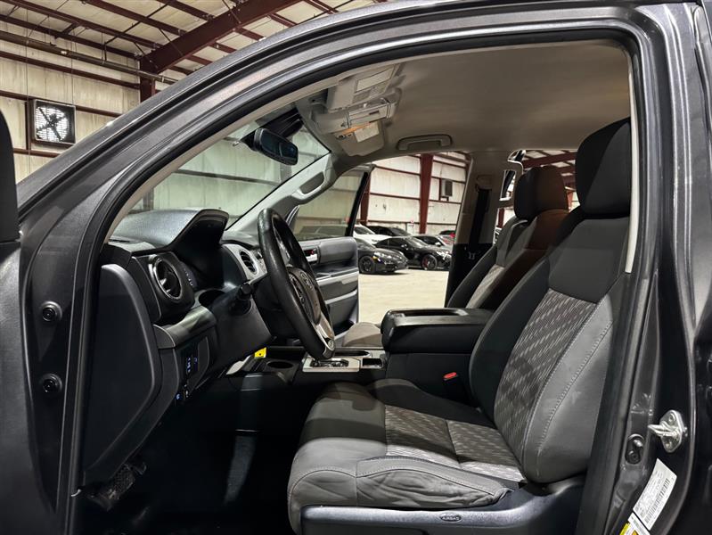 Toyota Tundra SR5 5.7L V8 CrewMax 4WD 2018