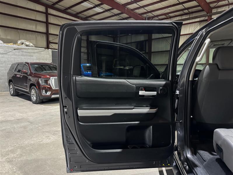 Toyota Tundra SR5 5.7L V8 CrewMax 4WD 2018