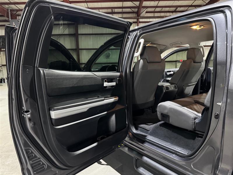 Toyota Tundra SR5 5.7L V8 CrewMax 4WD 2018