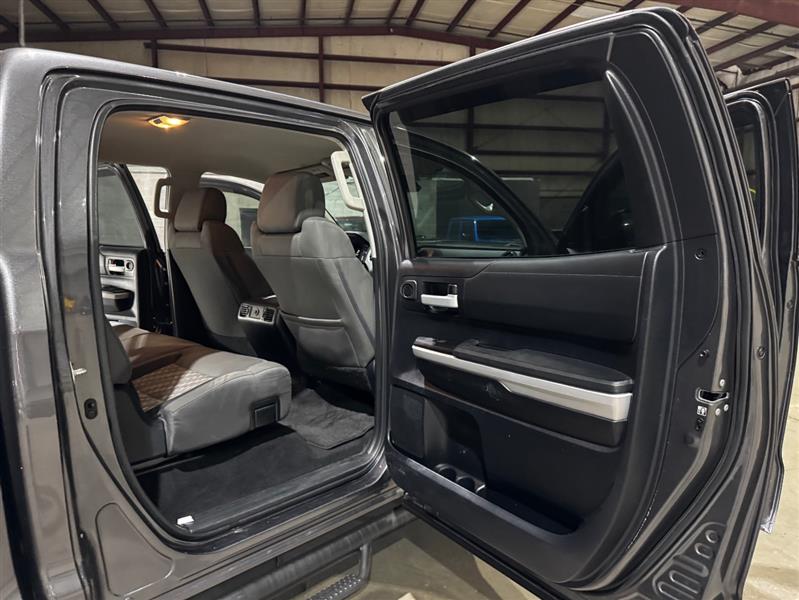 Toyota Tundra SR5 5.7L V8 CrewMax 4WD 2018