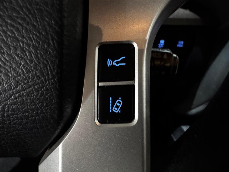 Toyota Tundra SR5 5.7L V8 CrewMax 4WD 2018