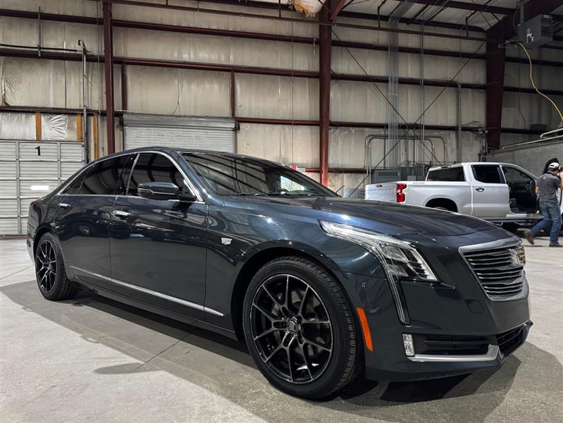 2018 Cadillac CT6 Platinum's photo