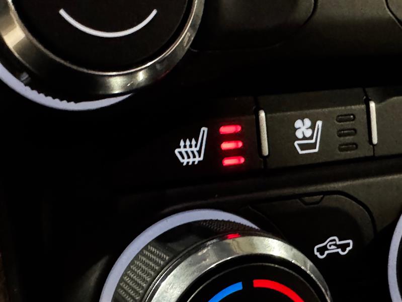 RAM 1500 Laramie Crew Cab SWB 4WD 2019