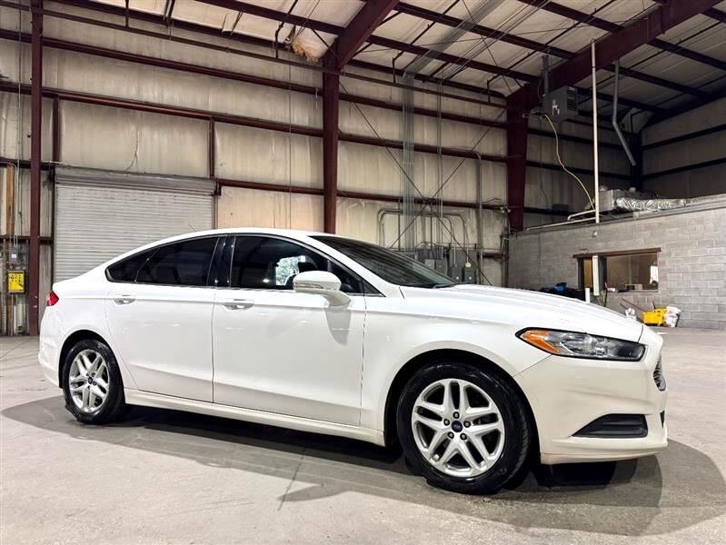 Ford Fusion SE 2015