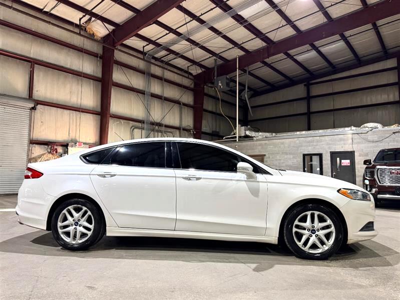 Ford Fusion SE 2015