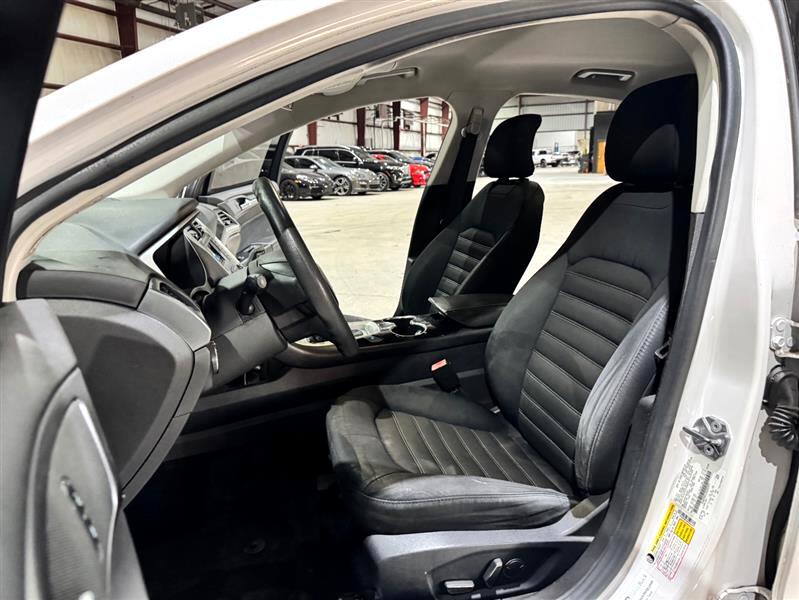 Ford Fusion SE 2015