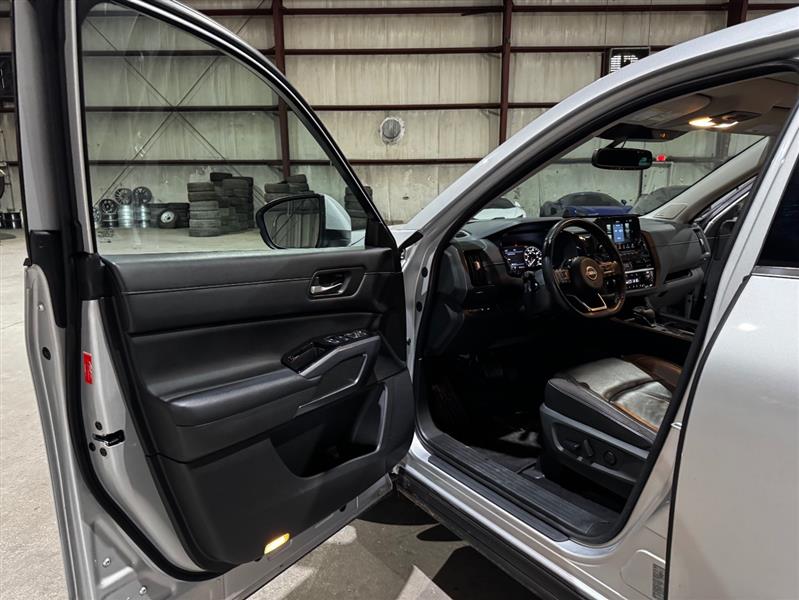 Nissan Pathfinder SL 2022