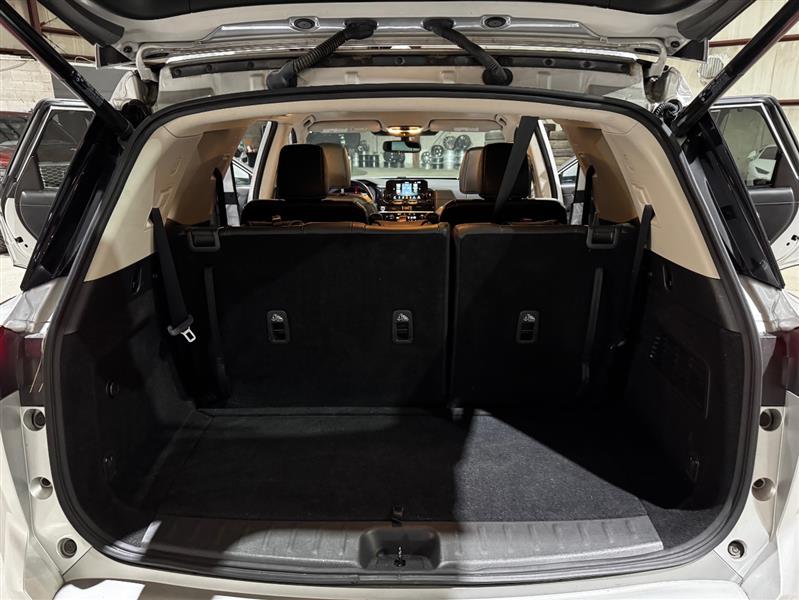 Nissan Pathfinder SL 2022