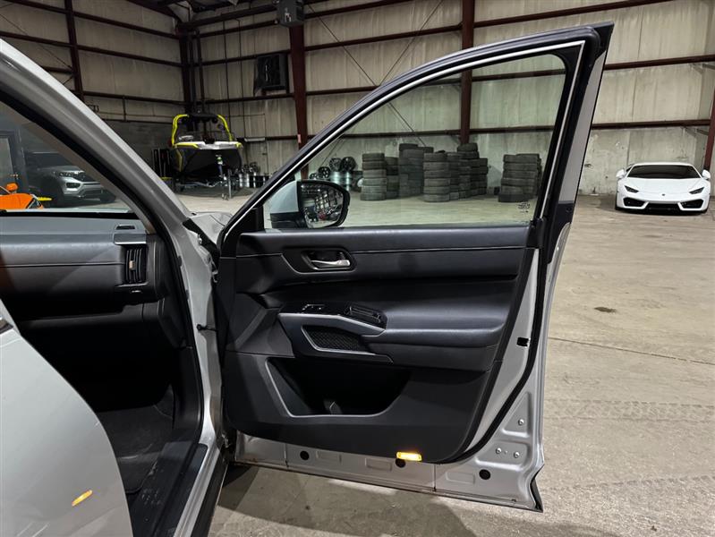 Nissan Pathfinder SL 2022