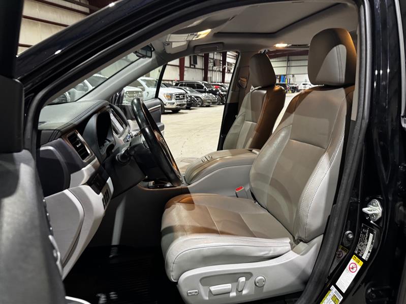 Toyota Highlander Limited Platinum AWD V6 2015