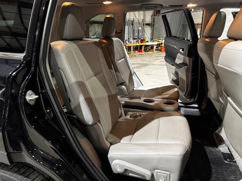 Toyota Highlander Limited Platinum AWD V6 2015
