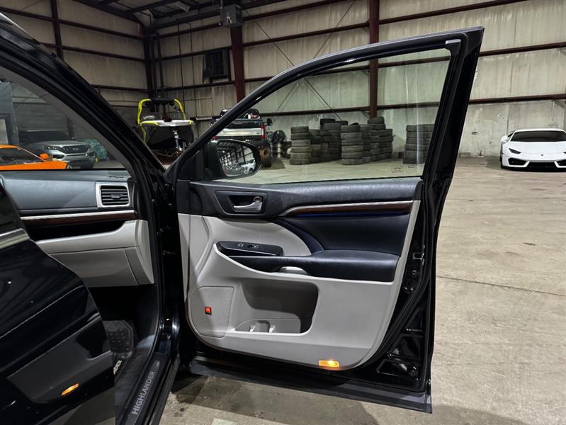 Toyota Highlander Limited Platinum AWD V6 2015