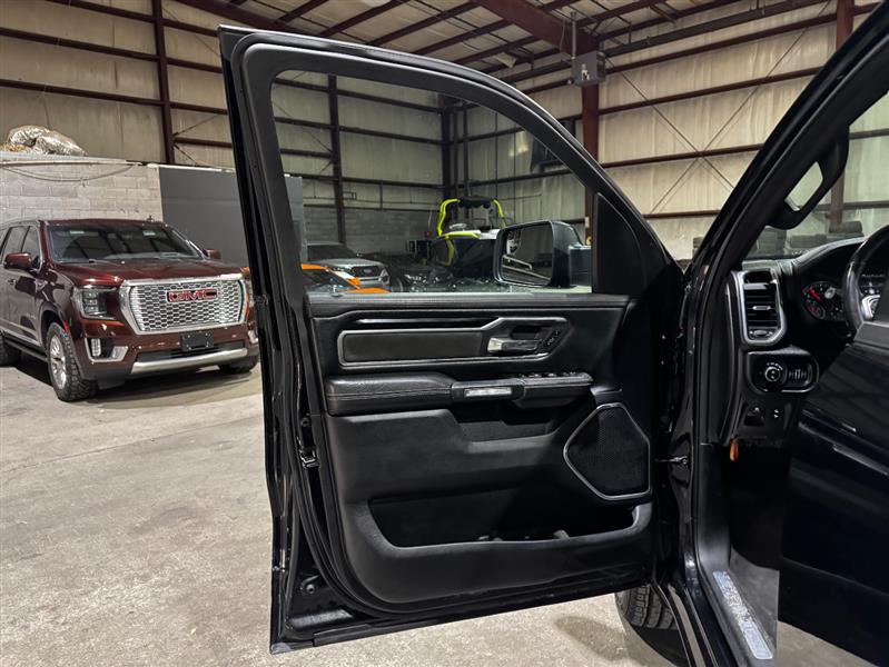 RAM 1500 Laramie Crew Cab SWB 4WD 2021