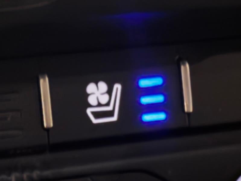 RAM 1500 Laramie Crew Cab SWB 4WD 2021