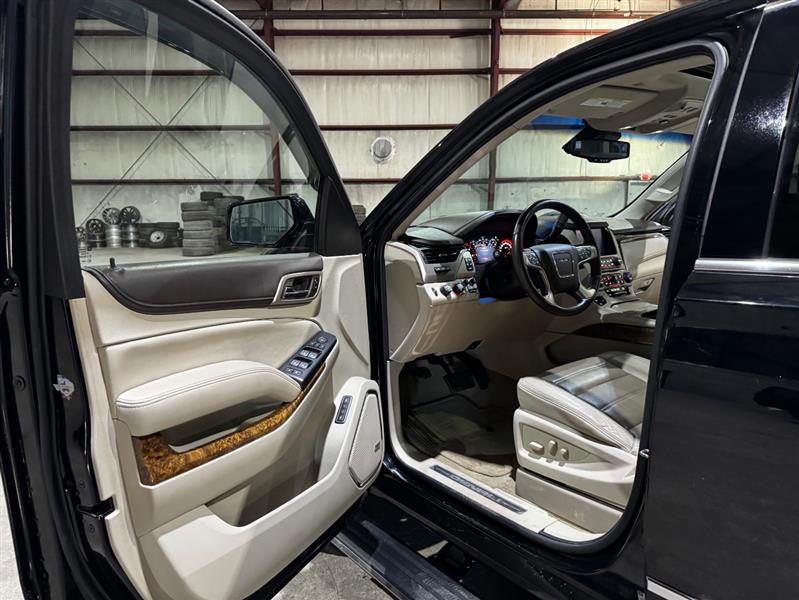 GMC Yukon Denali 4WD 2016