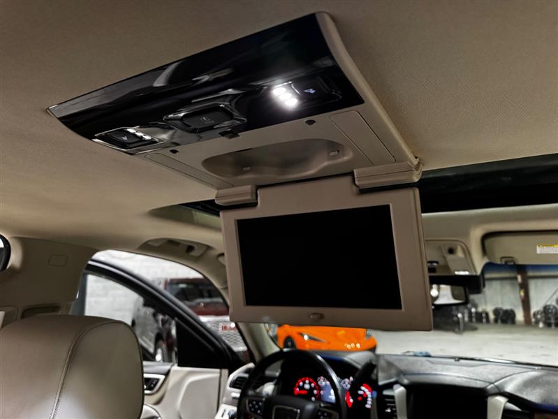 GMC Yukon Denali 4WD 2016