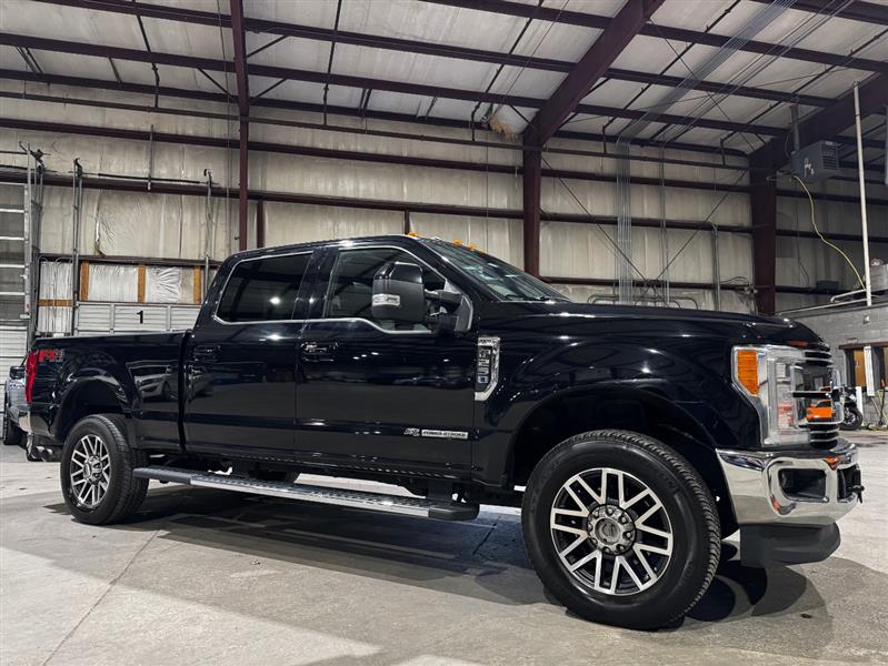 Ford F-250 SD Lariat Crew Cab 4WD 2017