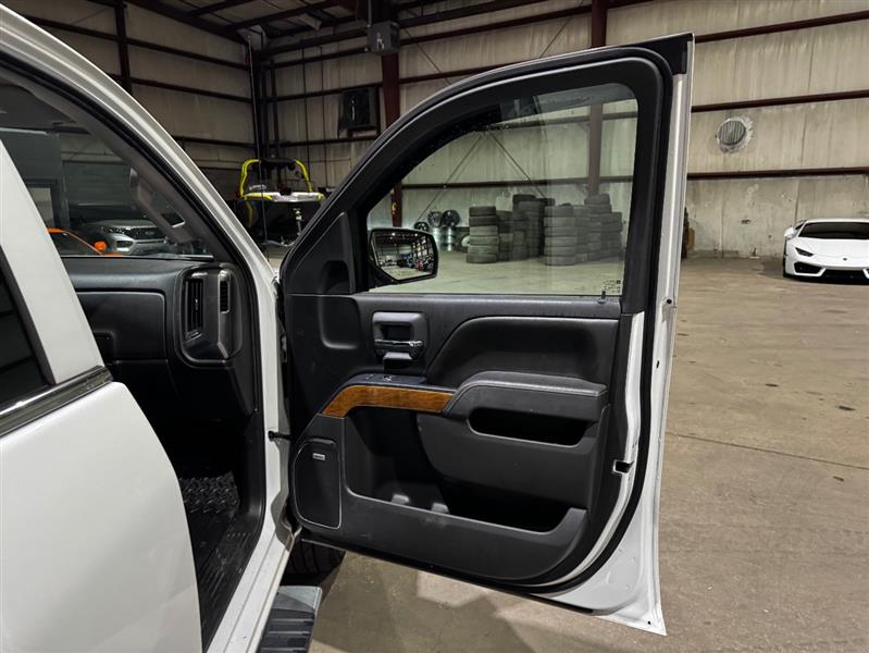 Chevrolet Silverado 1500 LTZ Crew Cab 2WD 2017