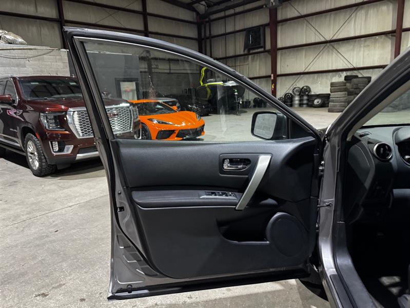 Nissan Rogue S 2WD 2011