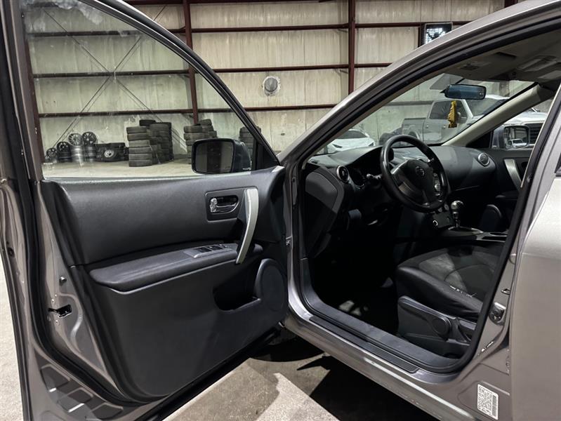 Nissan Rogue S 2WD 2011