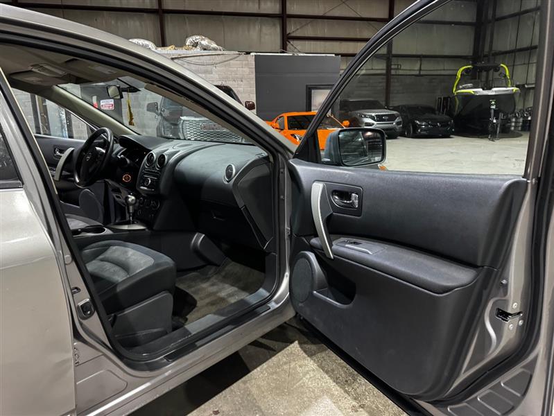 Nissan Rogue S 2WD 2011