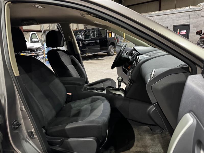 Nissan Rogue S 2WD 2011