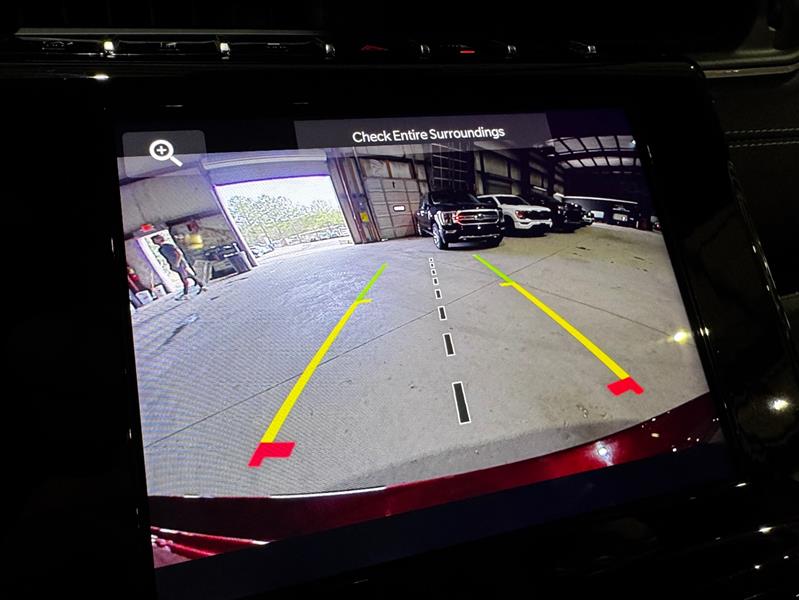 Jeep Grand Cherokee Laredo 4WD 2023