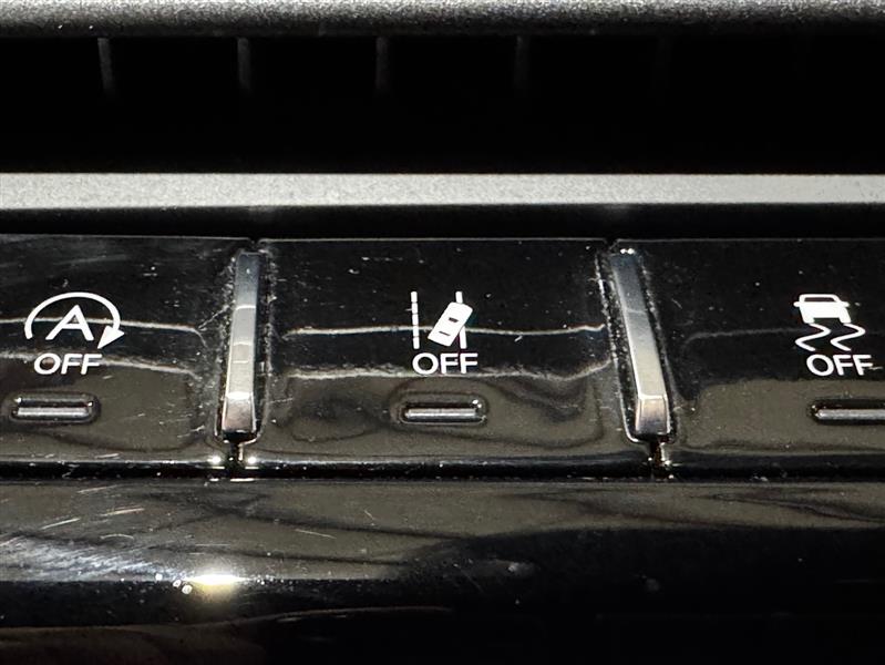 Jeep Grand Cherokee Laredo 4WD 2023