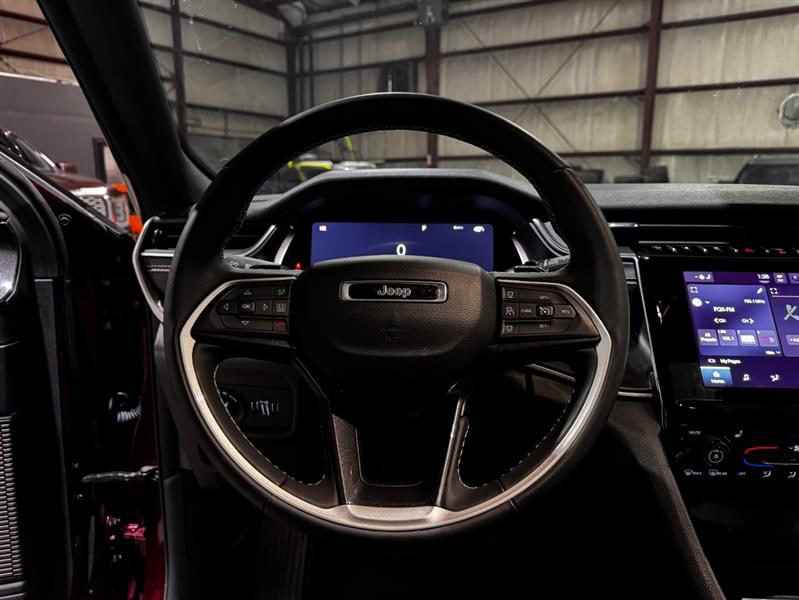 Jeep Grand Cherokee Laredo 4WD 2023