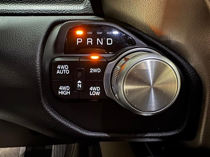 RAM 1500 Laramie Crew Cab SWB 4WD 2019