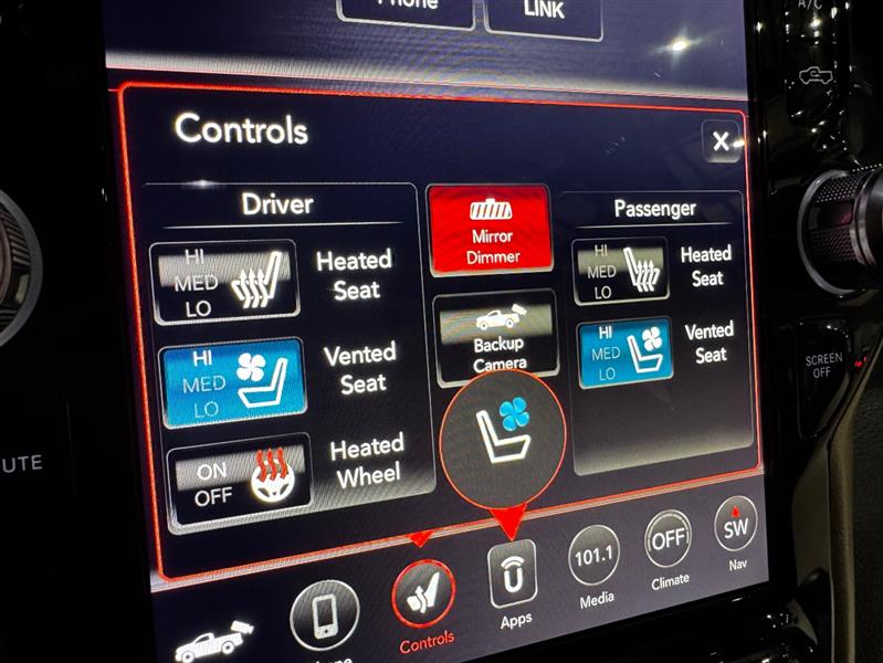 RAM 1500 Laramie Crew Cab SWB 4WD 2019