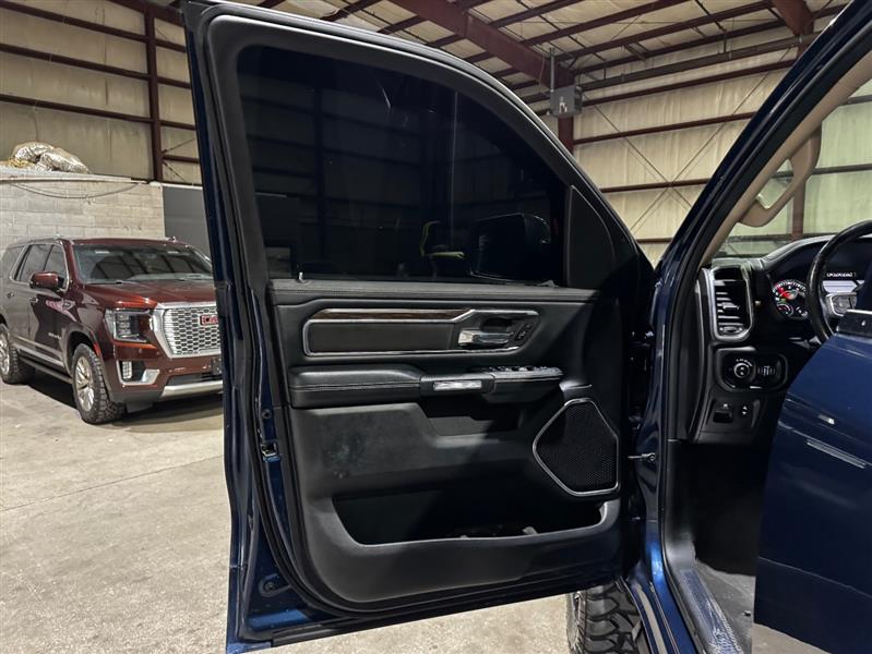RAM 1500 Laramie Crew Cab SWB 4WD 2019