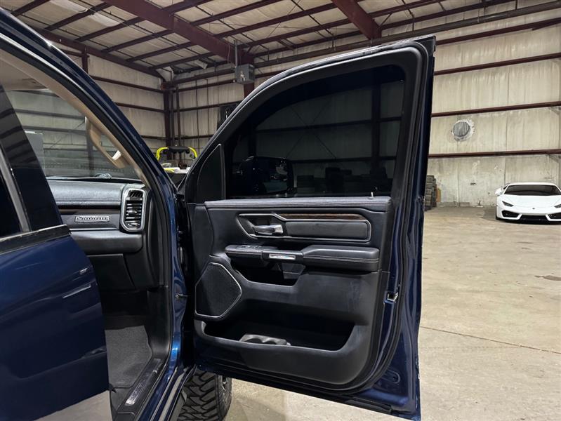 RAM 1500 Laramie Crew Cab SWB 4WD 2019
