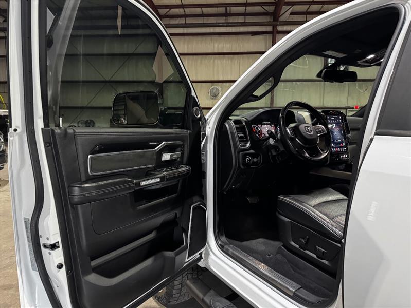 RAM 3500 Laramie Mega Cab 4WD DRW 2019