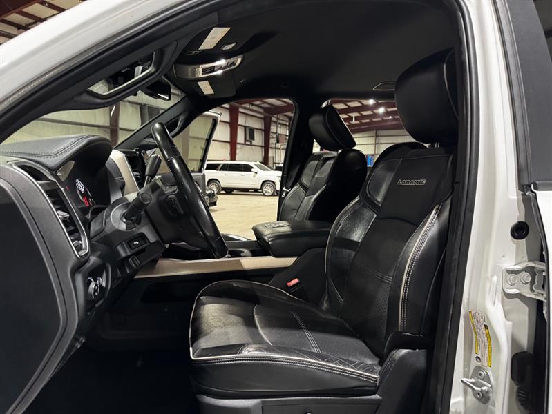 RAM 3500 Laramie Mega Cab 4WD DRW 2019