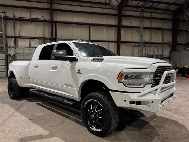 RAM 3500 Laramie Mega Cab 4WD DRW 2019